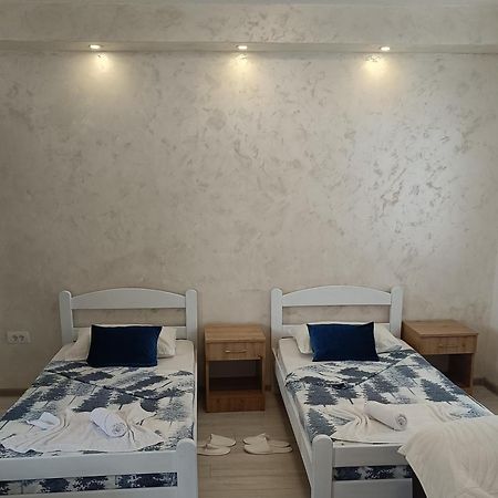 Matija Airport Apartment 미트로비처 외부 사진