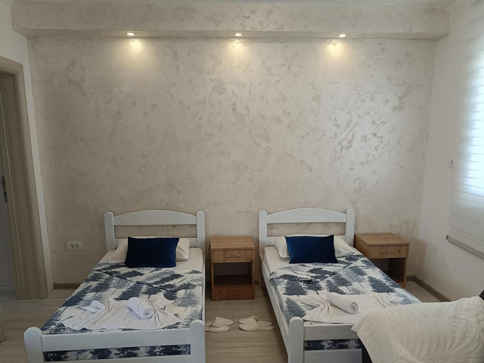 Matija Airport Apartment 미트로비처 외부 사진