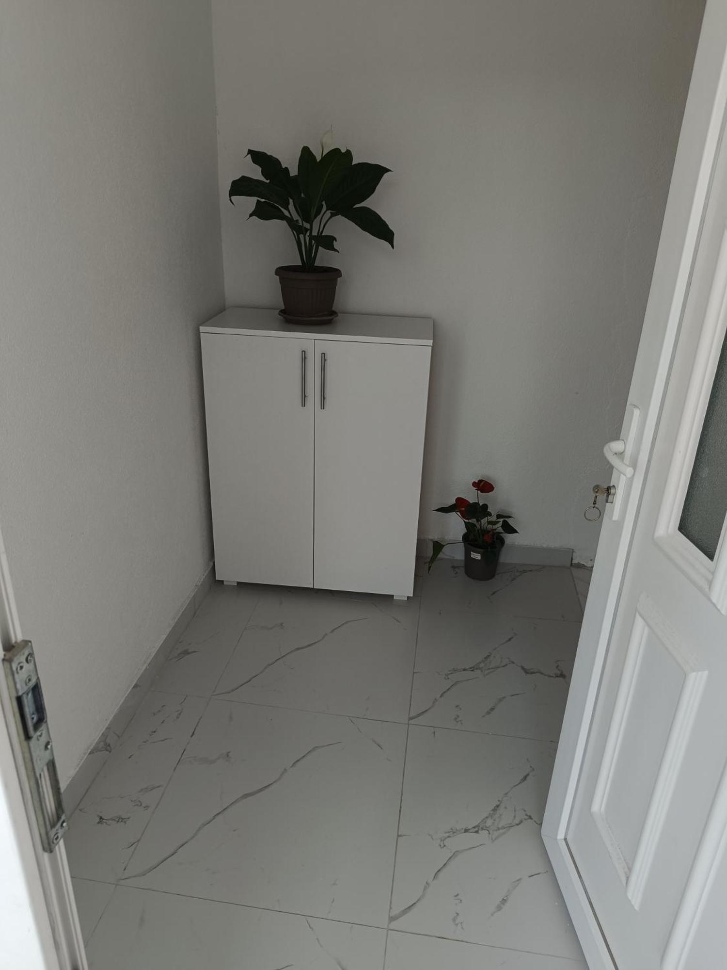 Matija Airport Apartment 미트로비처 외부 사진
