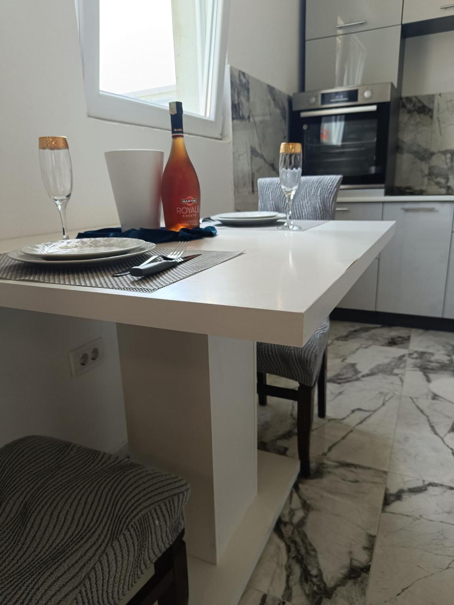 Matija Airport Apartment 미트로비처 외부 사진