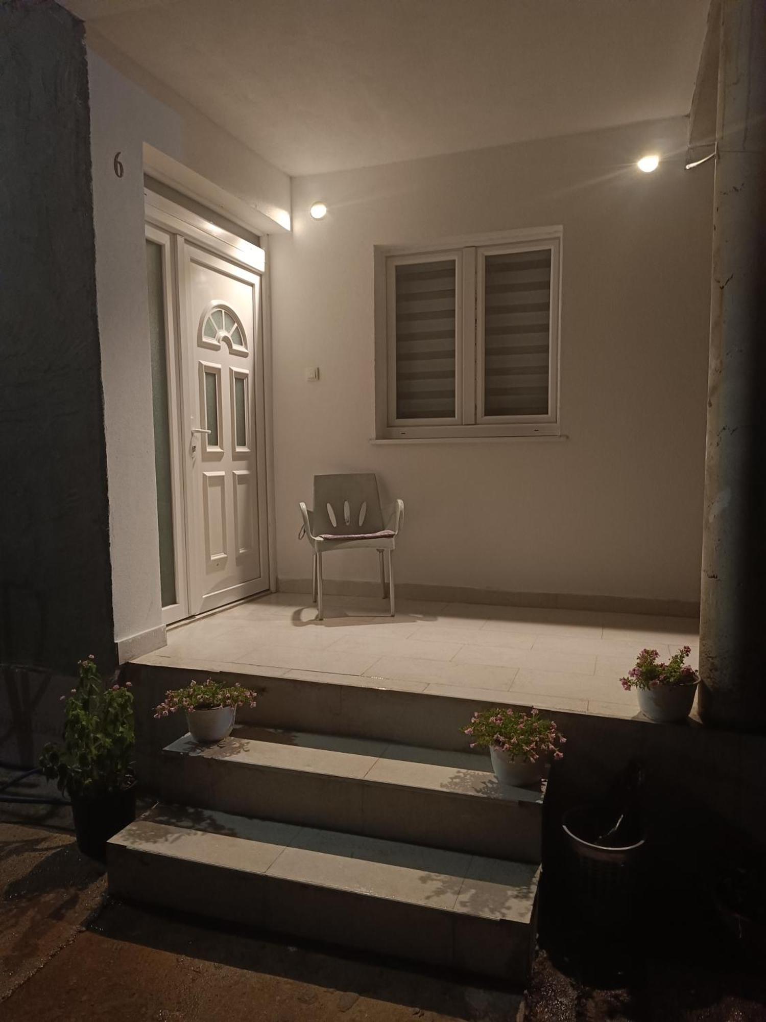 Matija Airport Apartment 미트로비처 외부 사진